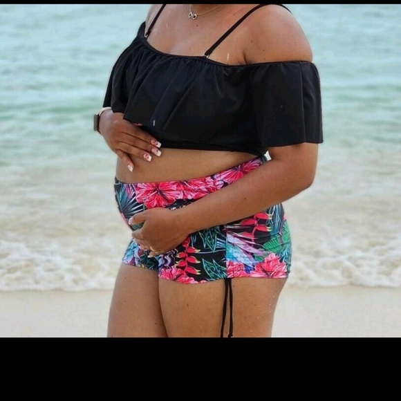 Ruffle top and bottom bikini curvy - Picture 5 of 5